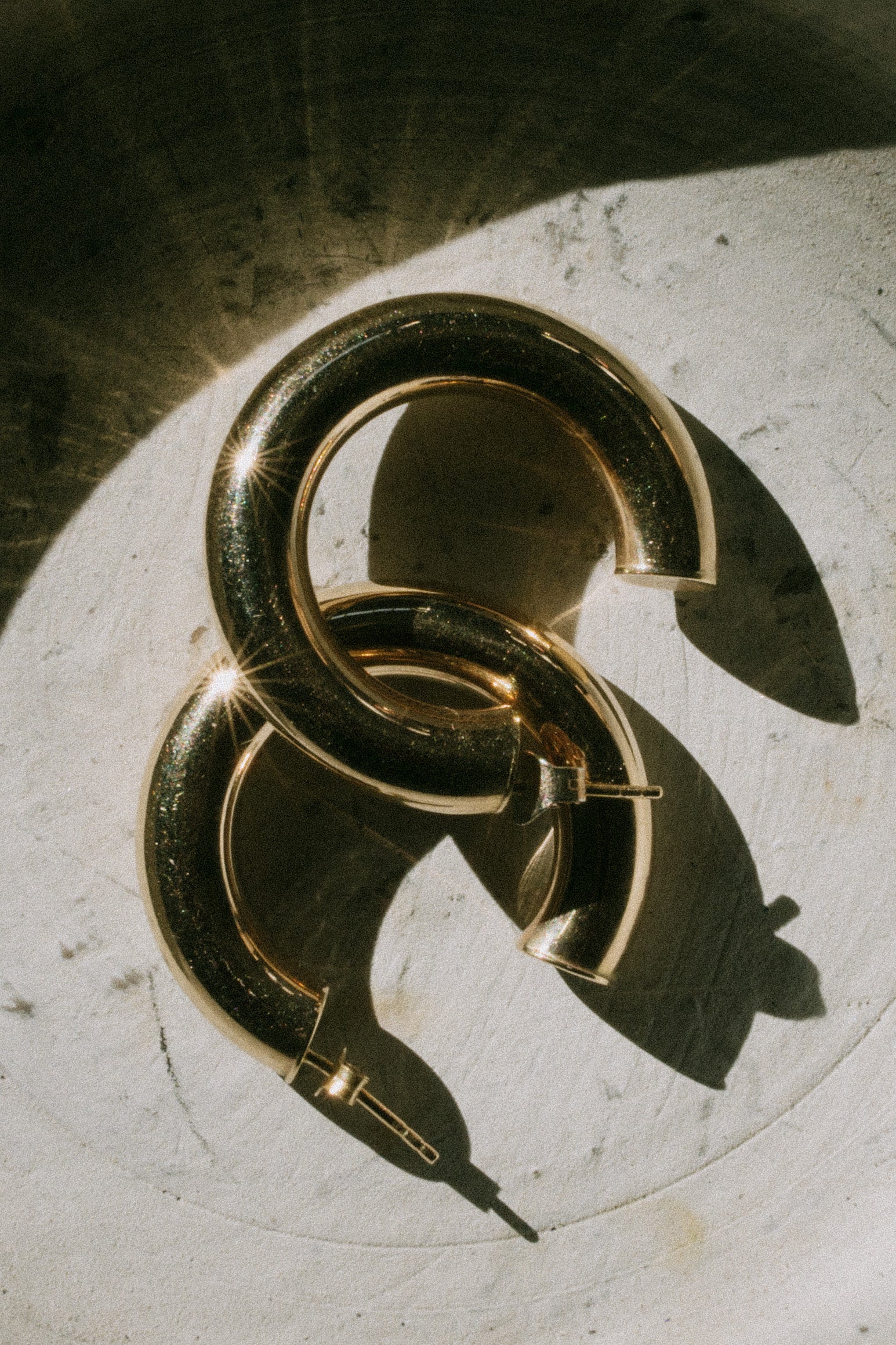 'LOLA' Hollow Gold Hoops